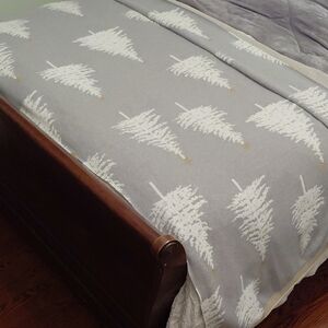 Elegant Gray and White Tree Pattern Throw Blanket